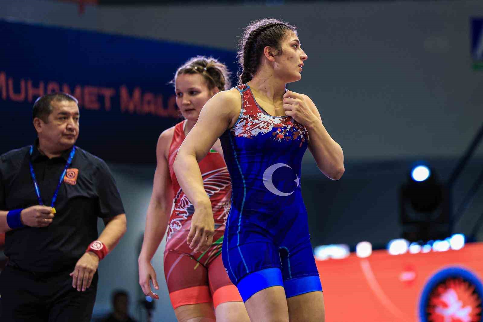 Nesrin Baş’tan bronz madalya
