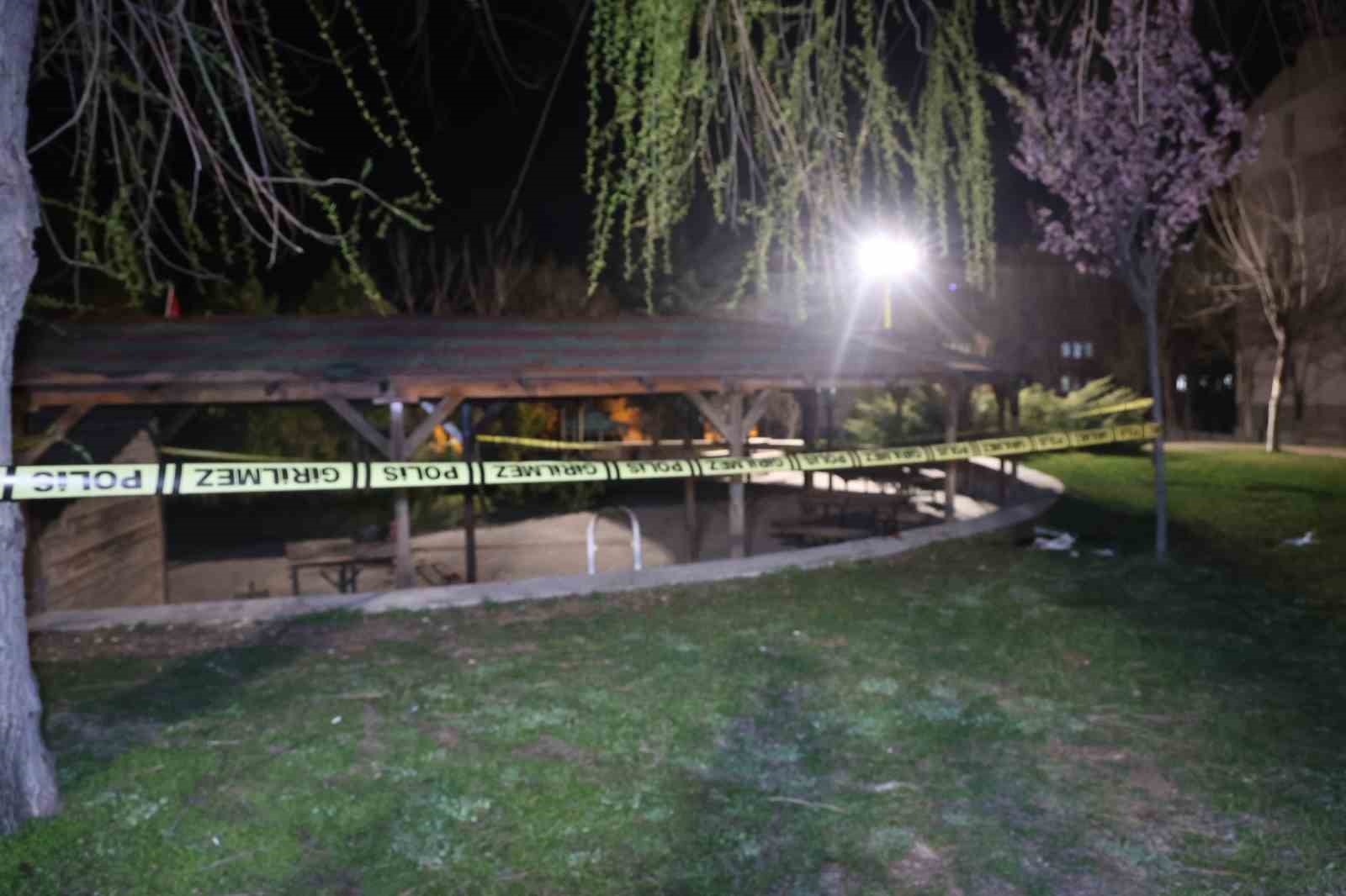 Nevşehir’de "Bu parkın lambası niye yanmıyor kavgası": 3 yaralı
