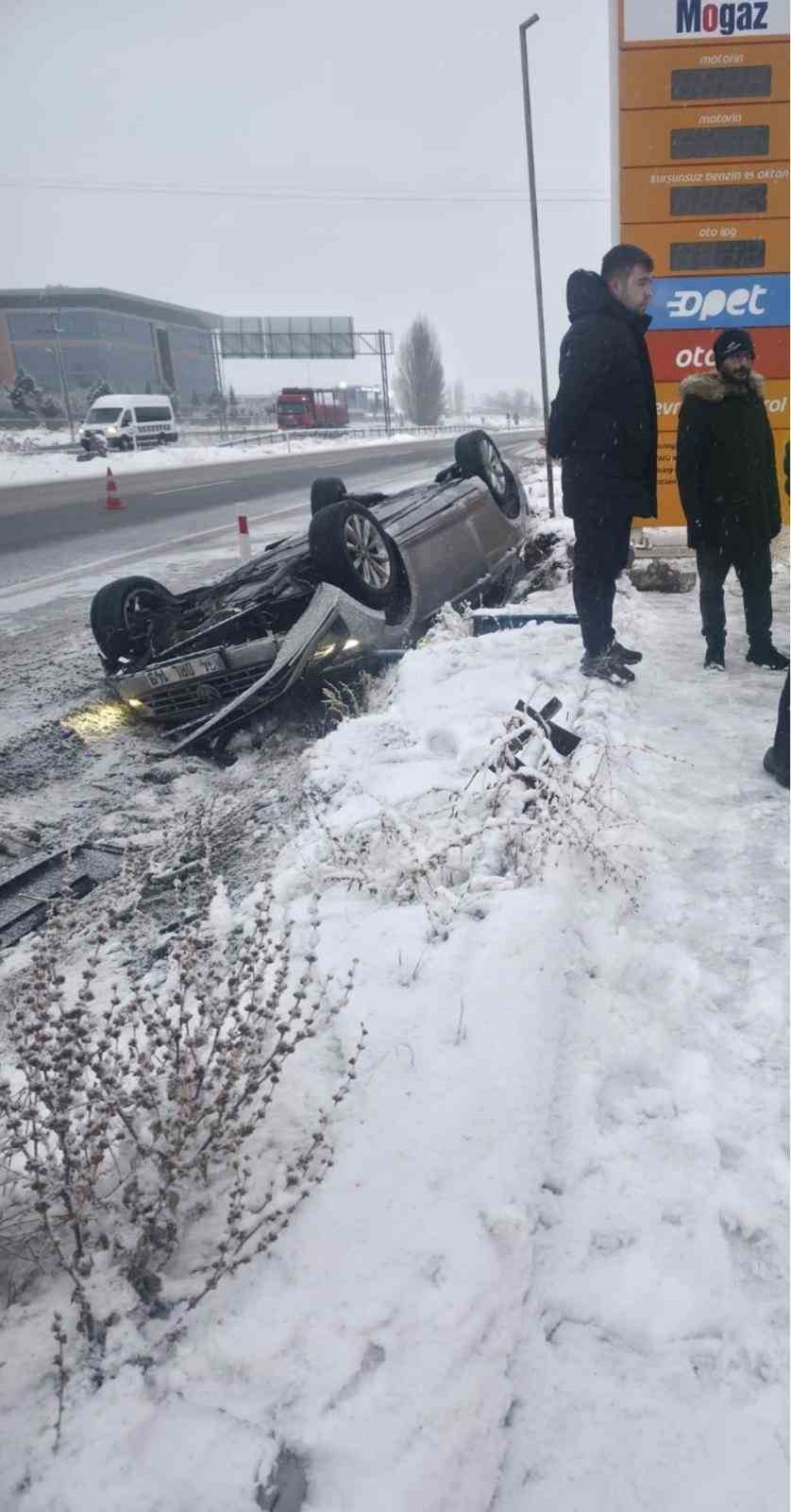Nevşehir’de kontrolden çıkan otomobil takla attı: Kaza anı kamerada
