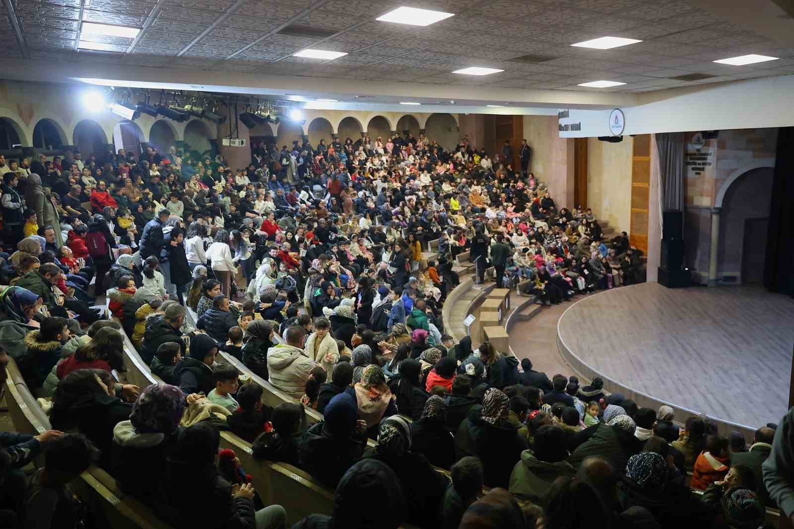 Nevşehir’de küçük izleyicilere büyük eğlence
