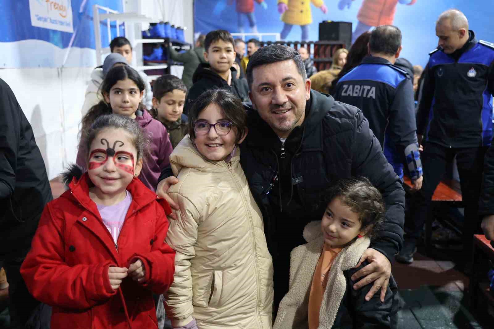 Nevşehir’de mobil buz pateni pisti hizmete açıldı
