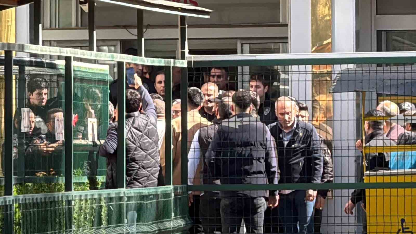 Nevzat Bahtiyar’ın yeniden yargılanması: Mahkeme, Güran ailesini dışarı çıkarttı
Nevzat Bahtiyar’ın yeniden yargılanması: Mahkeme, Güran ailesini dışarı çıkarttı