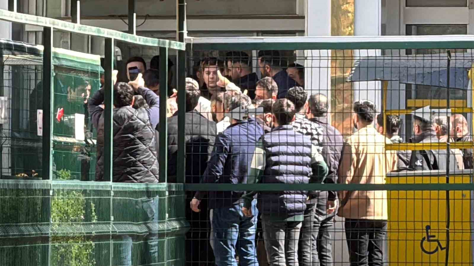 Nevzat Bahtiyar’ın yeniden yargılanması: Mahkeme, Güran ailesini dışarı çıkarttı
Nevzat Bahtiyar’ın yeniden yargılanması: Mahkeme, Güran ailesini dışarı çıkarttı