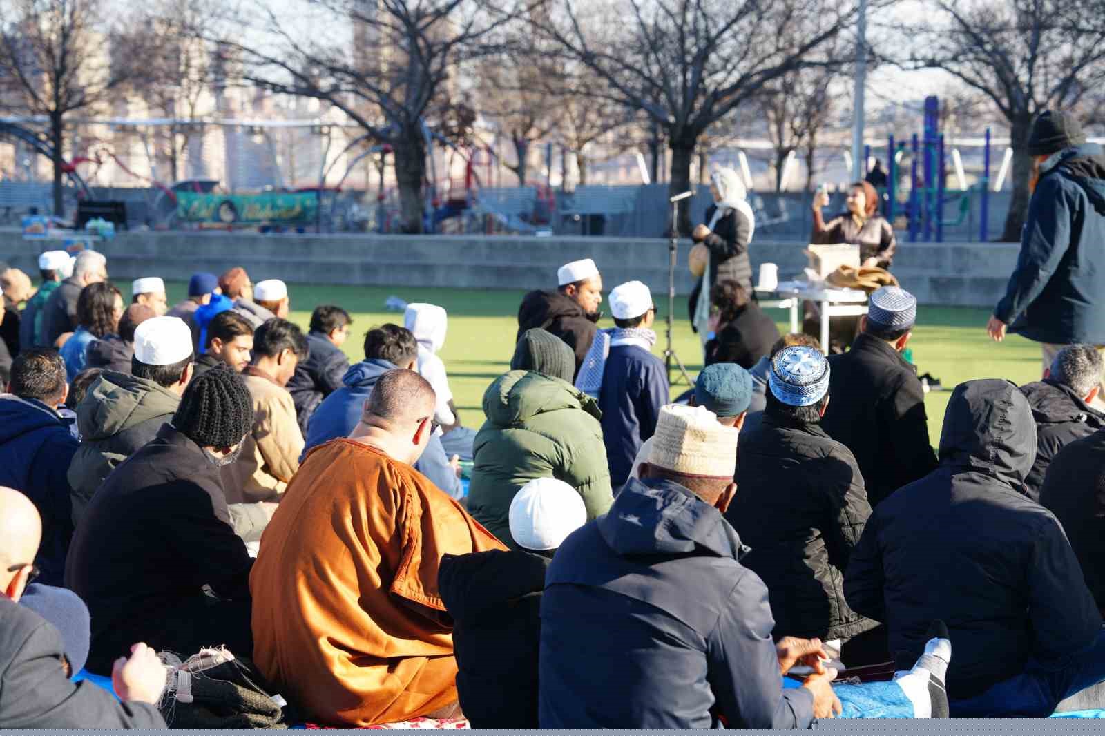 New York’ta bayram namazı sokaklara taştı
