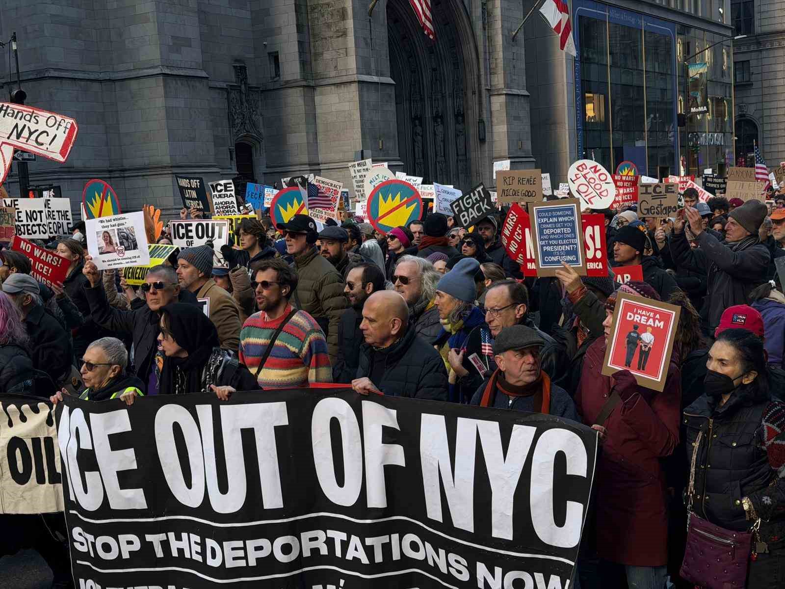 New York’ta binlerce kişiden ICE’a tepki yürüyüşü
