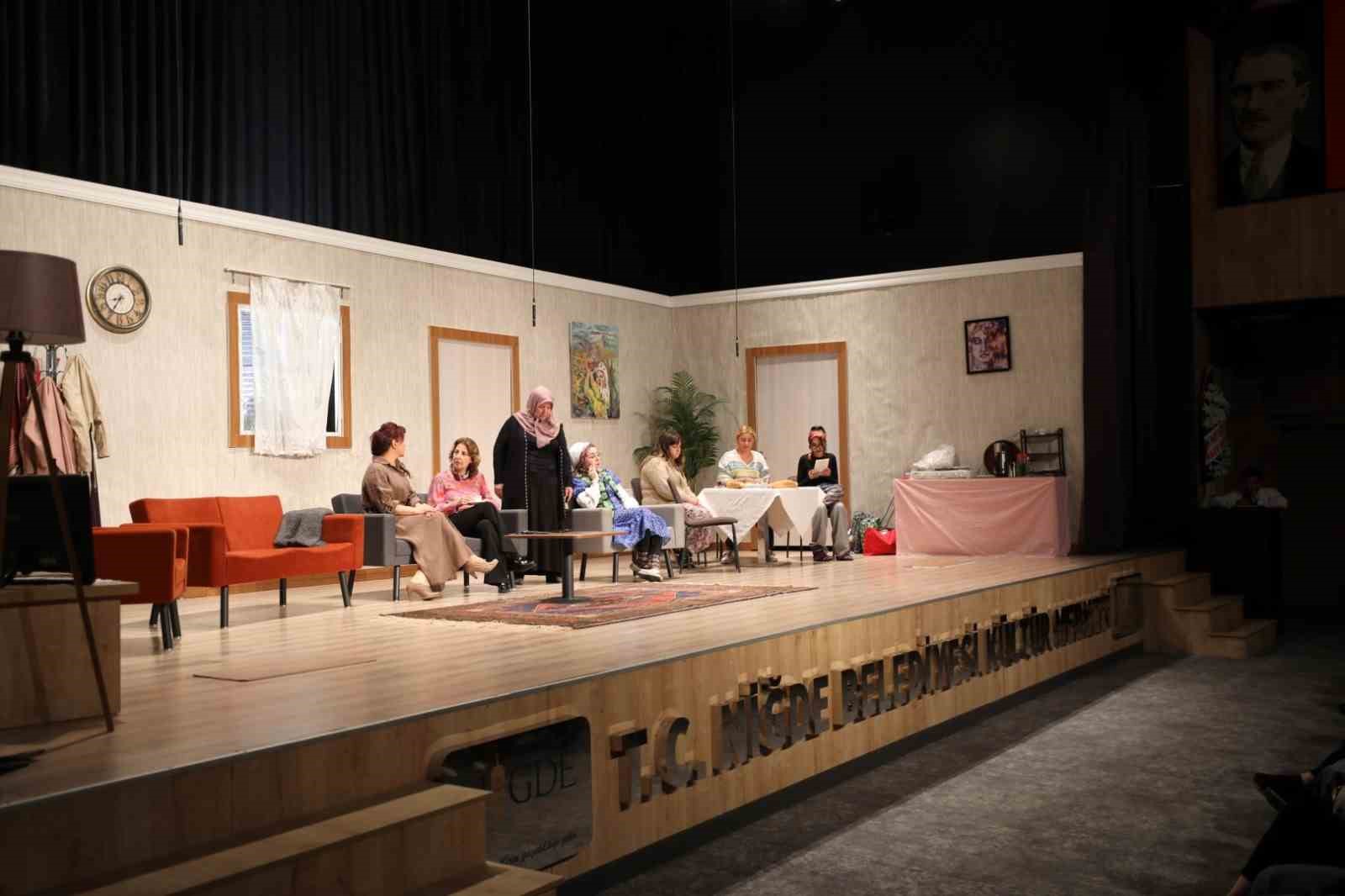 Niğde 3. Tiyatro Festivali sona erdi
