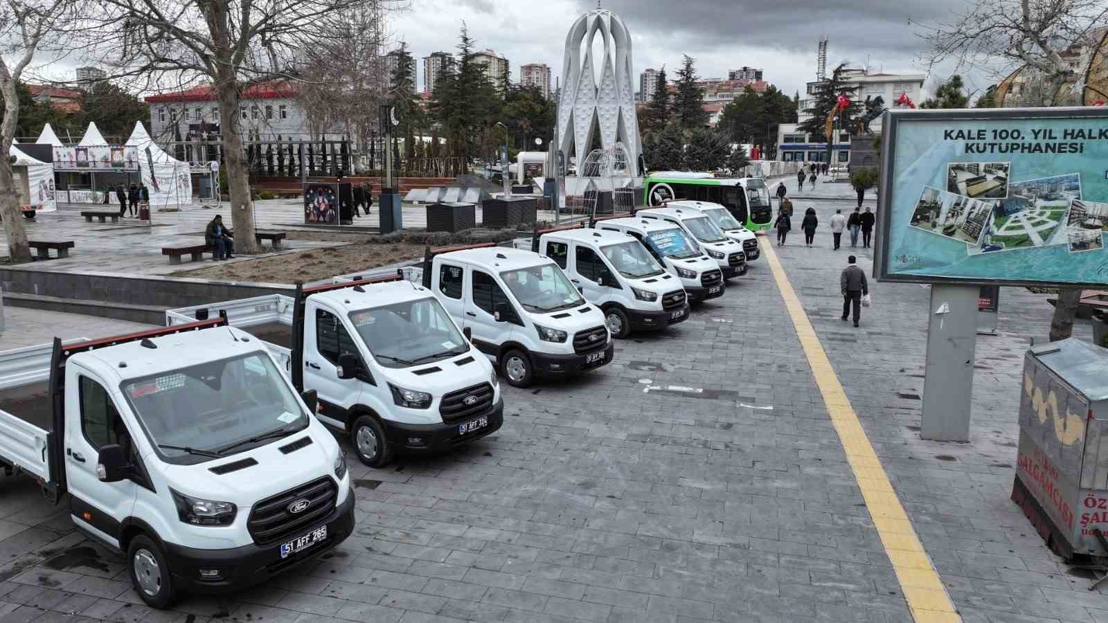 Niğde Belediyesi araç filosunu büyütmeye devam ediyor
Niğde Belediyesi araç filosunu büyütmeye devam ediyor