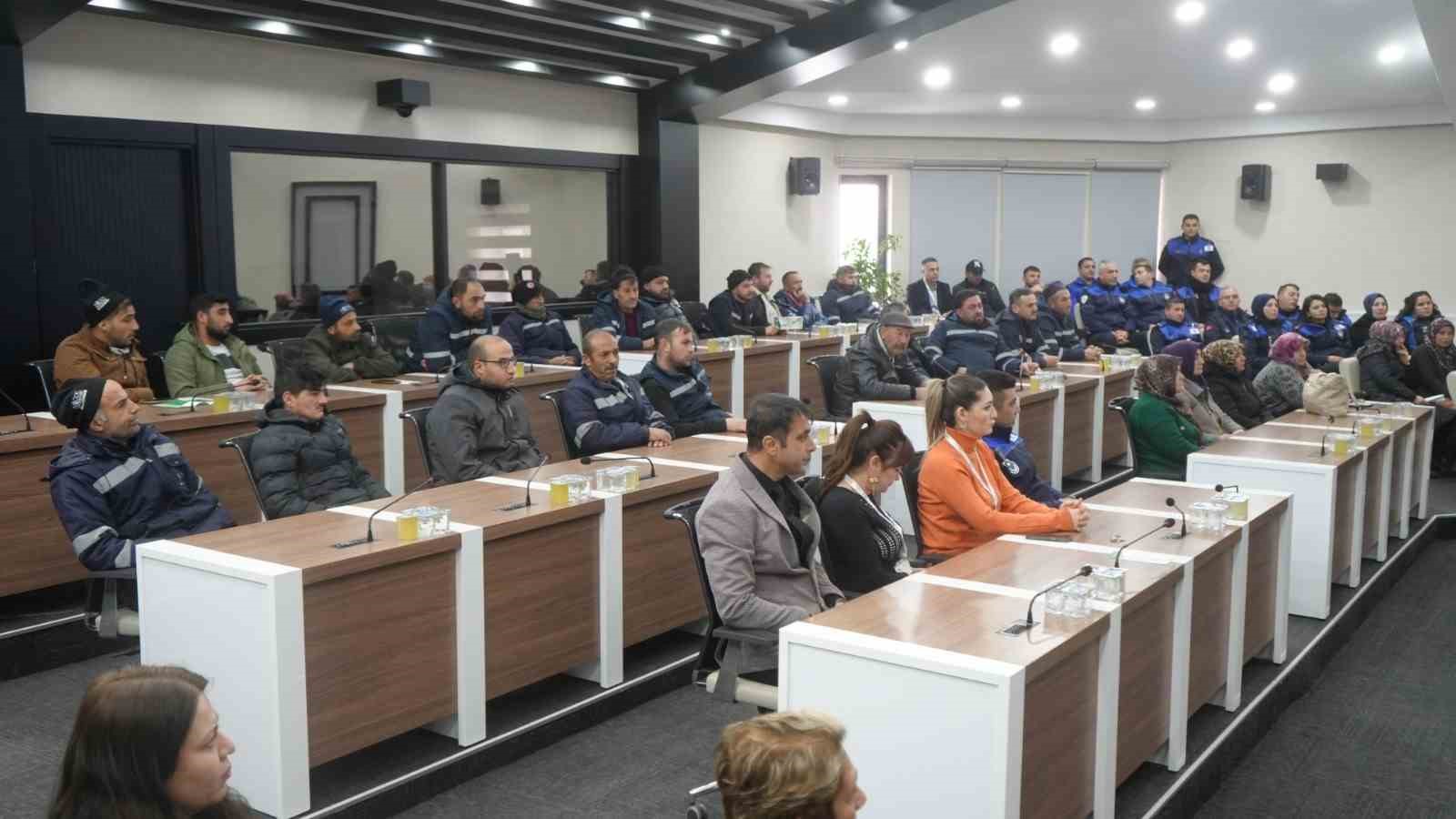 Niğde Belediyesi personeline ’sanal kumar’ farkındalık eğitimi
