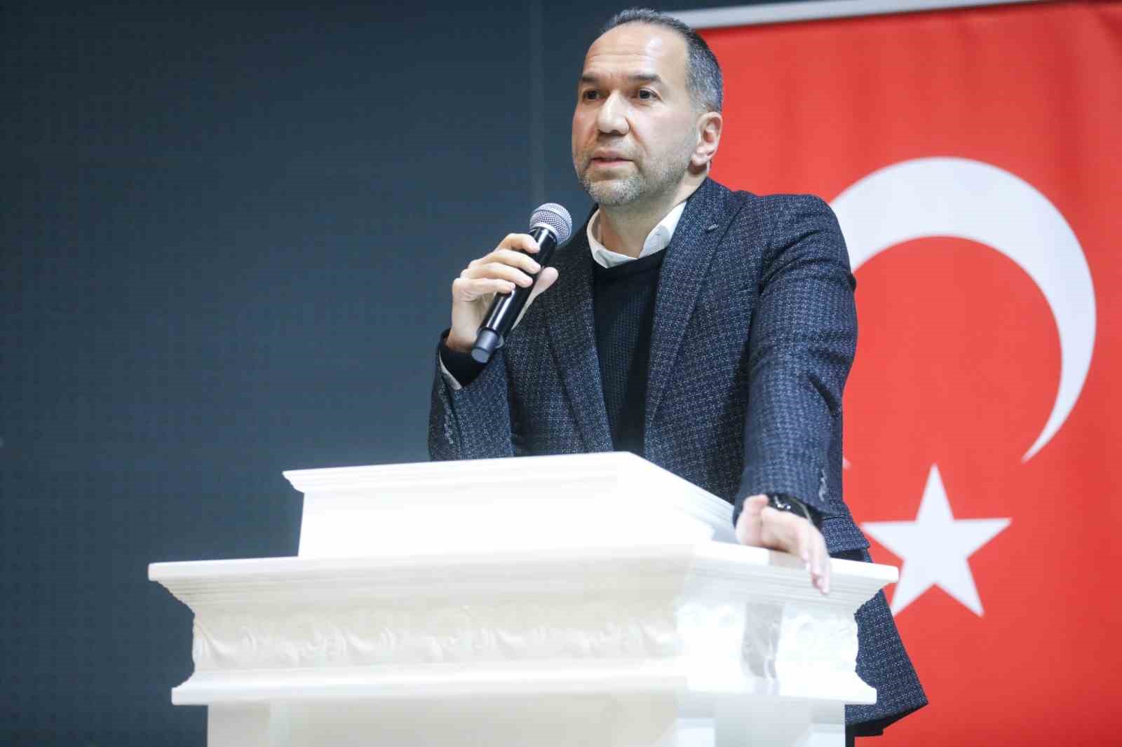 Niğde Belediyesi’nde kadro sevinci: 233 işçi daimi statüye geçti
Niğde Belediyesi’nde kadro sevinci: 233 işçi daimi statüye geçti