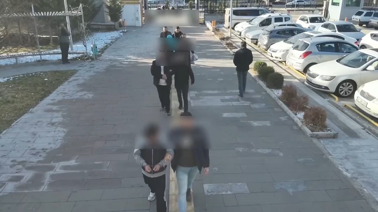 Niğde merkezli siber dolandırıcılık operasyonu: 5 tutuklama
