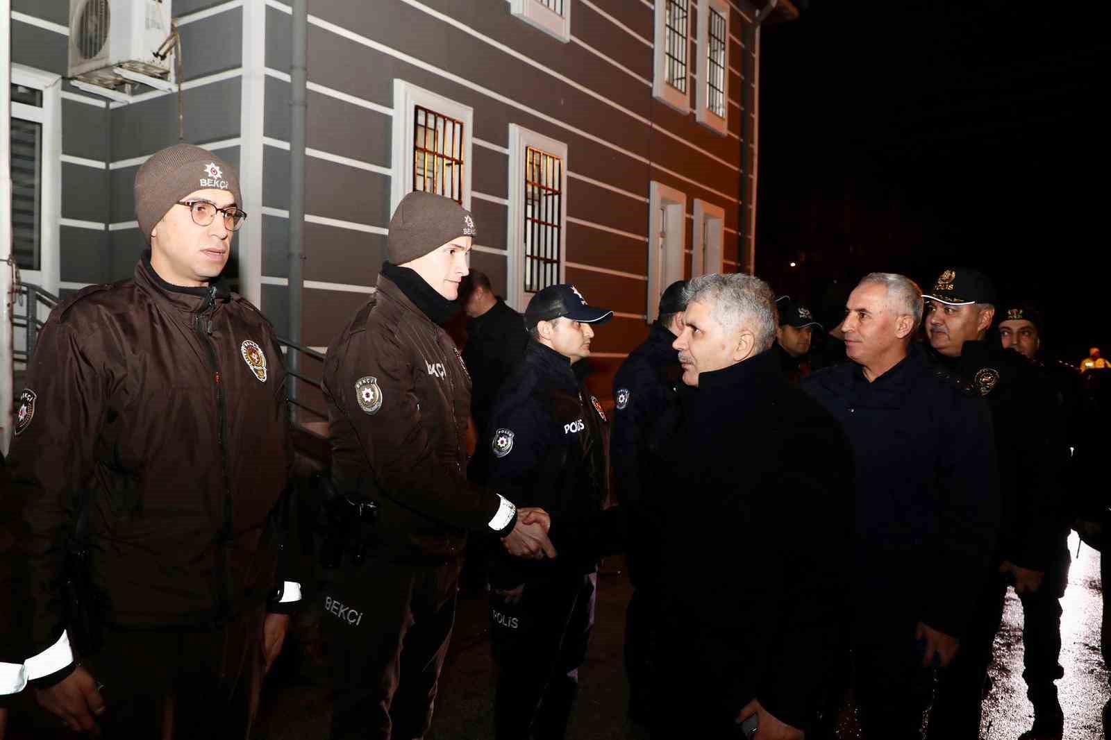 Niğde protokolünden yılbaşı gecesi görev başındaki ekiplere ziyaret
