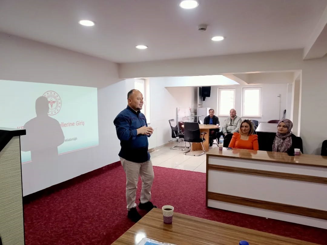 Niğde UMKE’den muhtemel risklere karşı müdahale eğitimi
Niğde UMKE’den muhtemel risklere karşı müdahale eğitimi