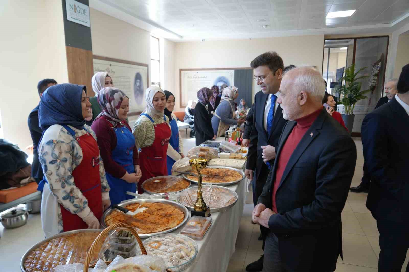 Niğde’de 8 Mart Kadınlar Günü programında ilham veren kadınlar sahnedeydi
