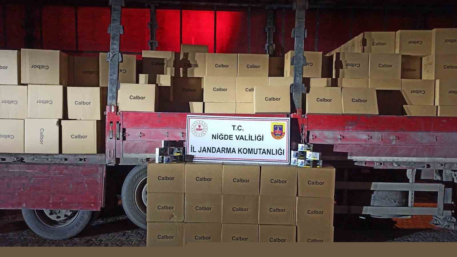 Niğde’de 8 milyon 800 bin kaçak sigara ele geçirildi
