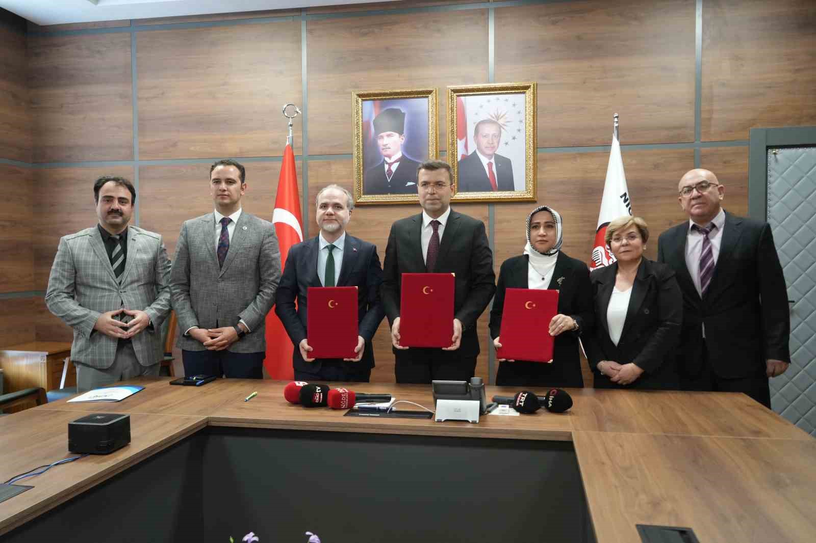 Niğde’de akran nezaketi ve aile içi iletişim için kurumlardan güç birliği
