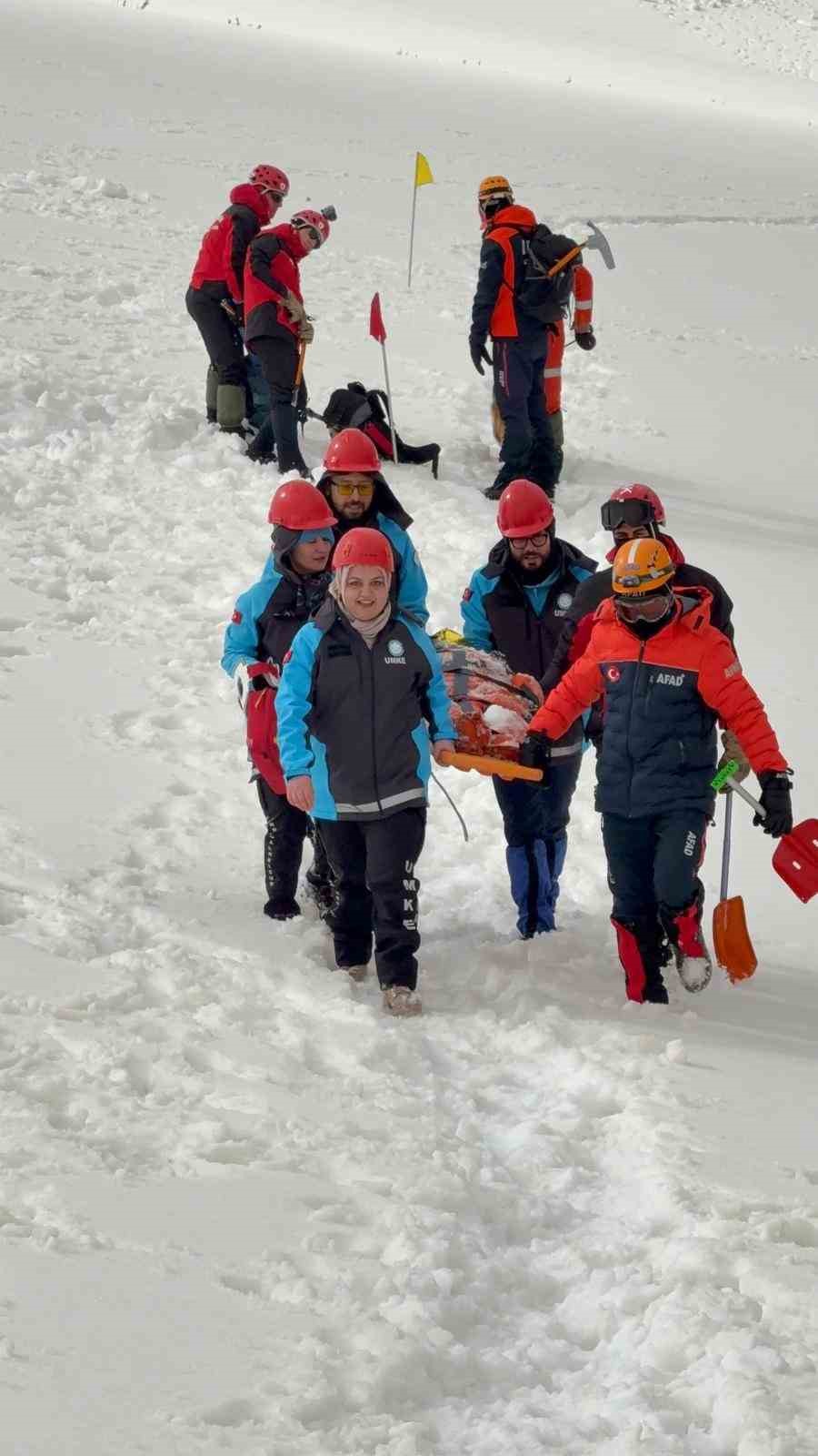 Niğde’de çığ tatbikatı gerçekleştirildi
