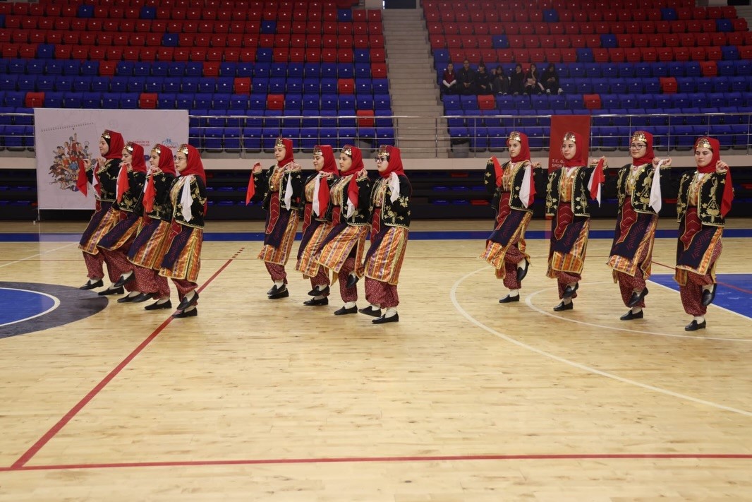 Niğde’de hentbol şöleni başladı
