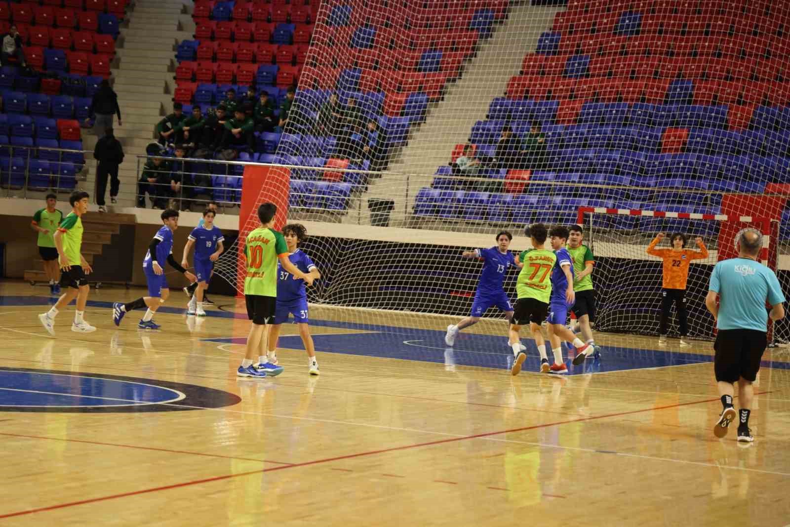 Niğde’de hentbol şöleni büyük heyecanla sona erdi
