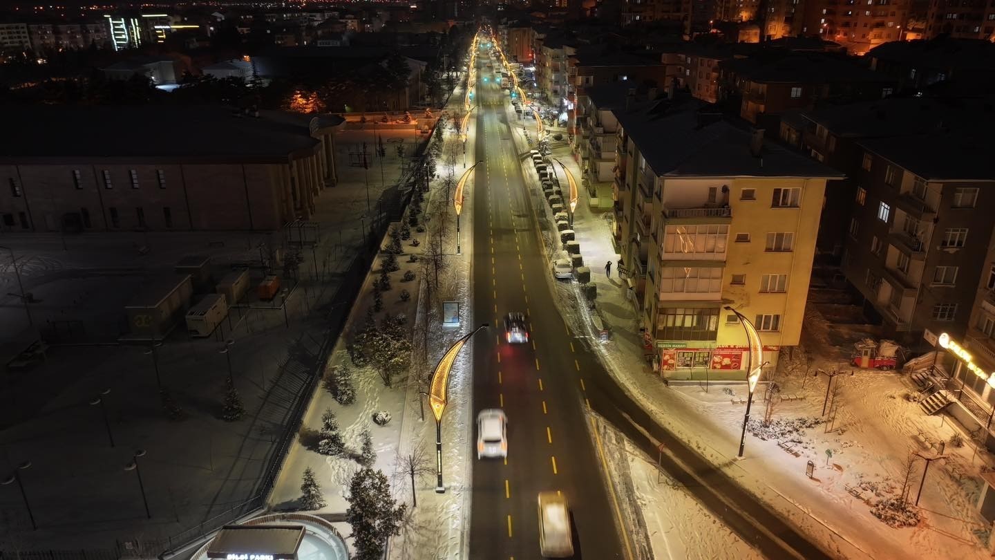 Niğde’de karla mücadele ekiplerinden 24  saat mesai
