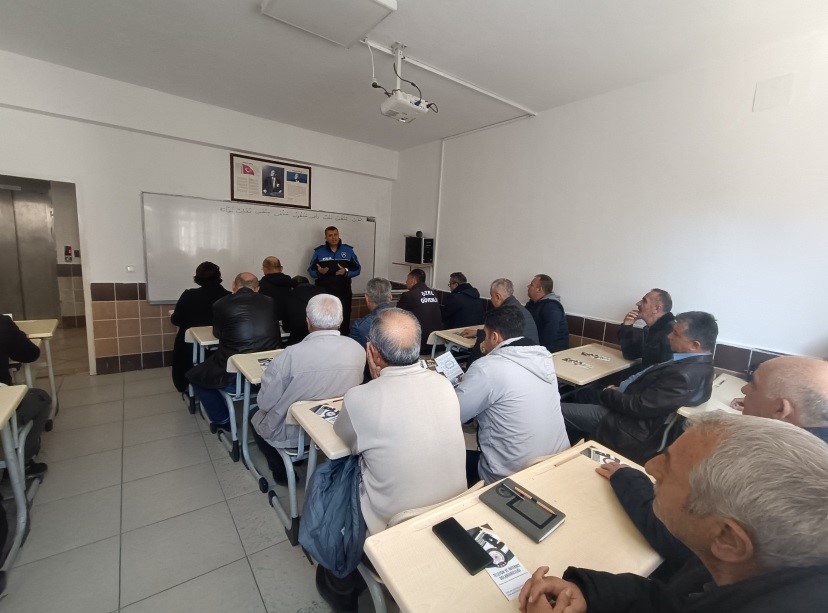 Niğde’de polisten vatandaşa dolandırıcılık uyarısı
