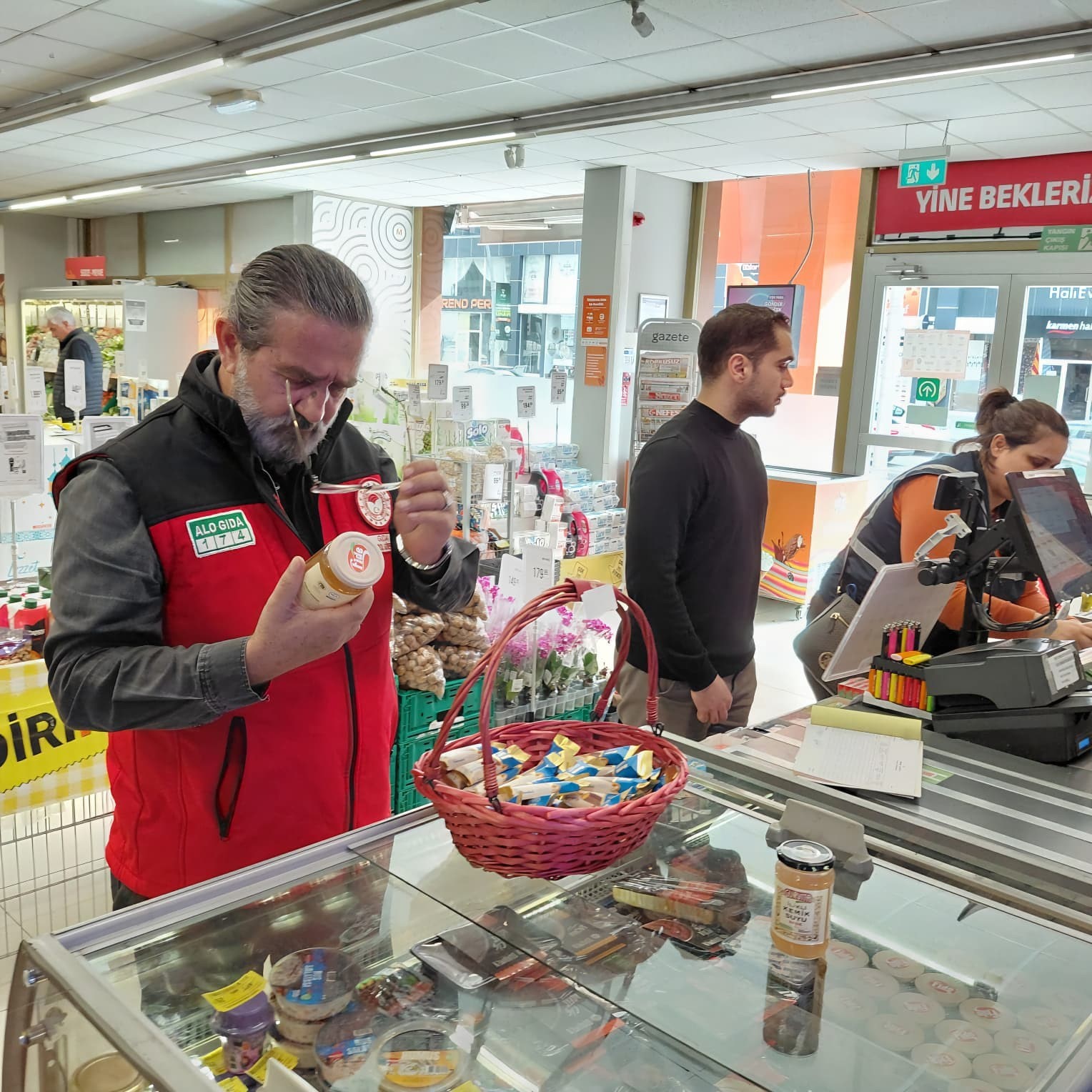 Niğde’de Ramazan öncesi marketlere sıkı denetim
