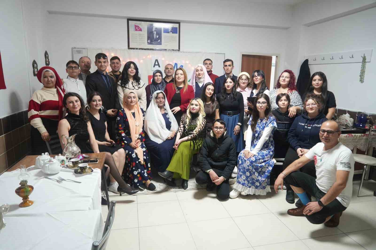 Niğde’deki drama kursu, katılımcılarına özgüven kazandırıyor
