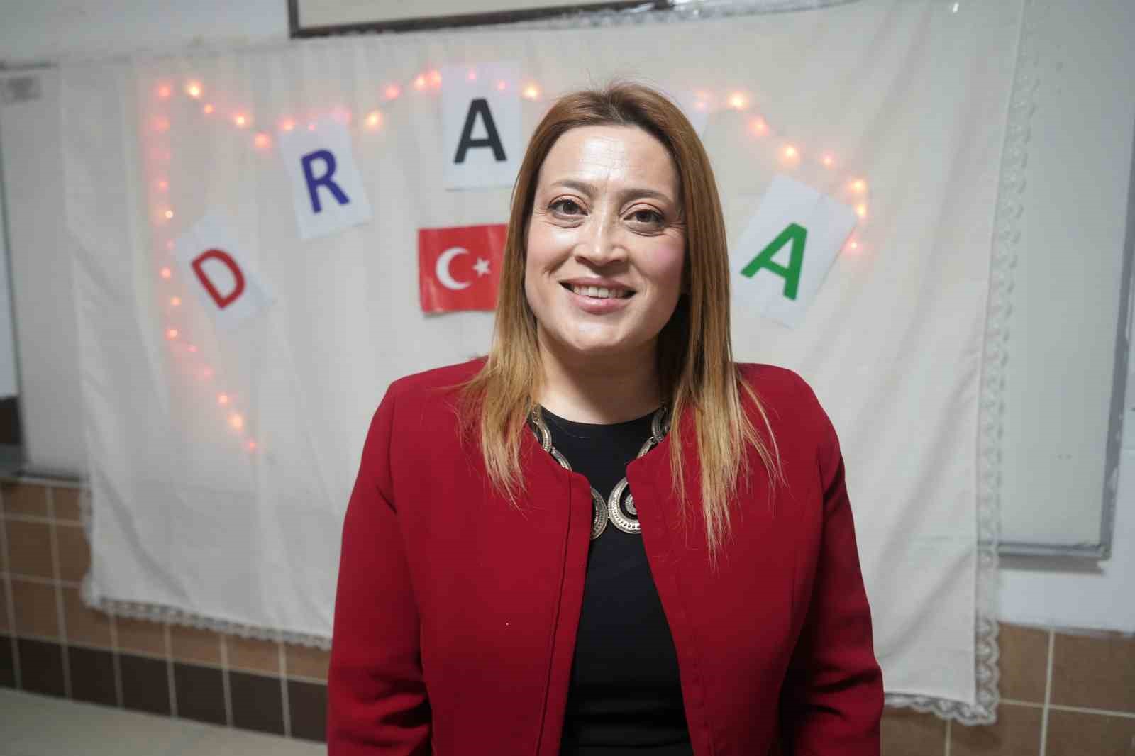 Niğde’deki drama kursu, katılımcılarına özgüven kazandırıyor
