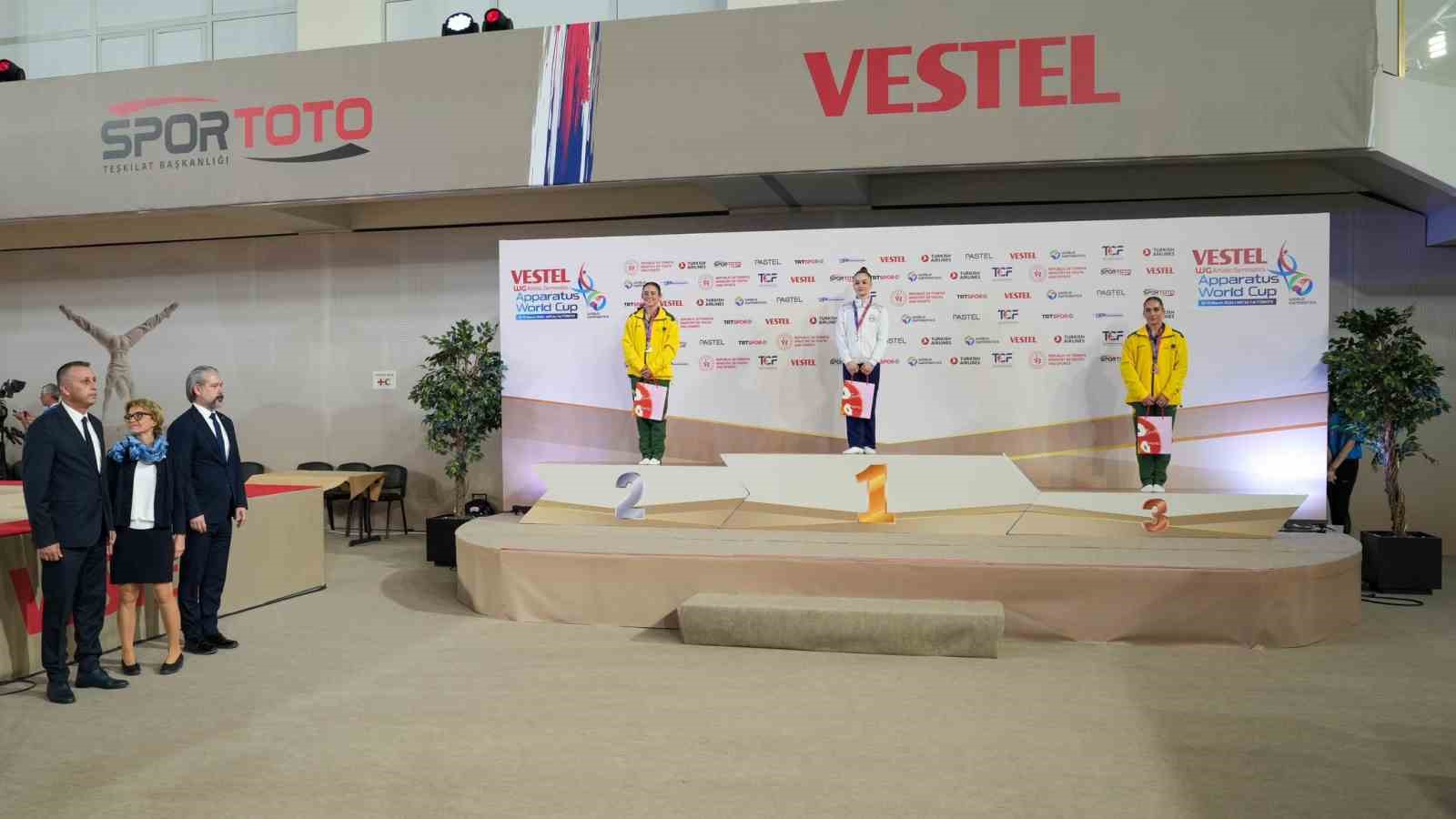 Niğdeli cimnastikçiler Dünya Kupası heyecanını yerinde yaşadı
