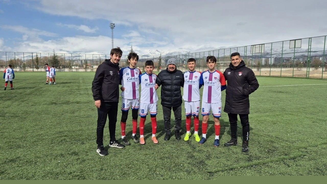 Niğdeli sporculardan milli takım yolunda büyük başarı
