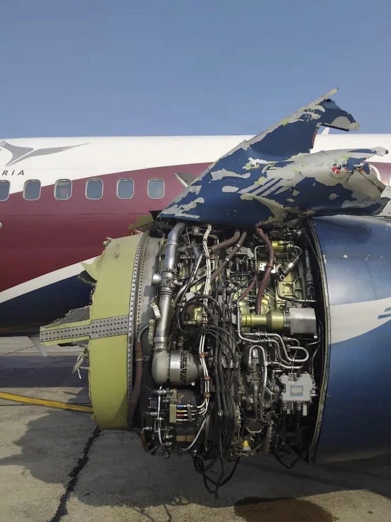 Nijerya’da motorundan patlama sesi yükselen yolcu uçağı acil iniş yaptı
