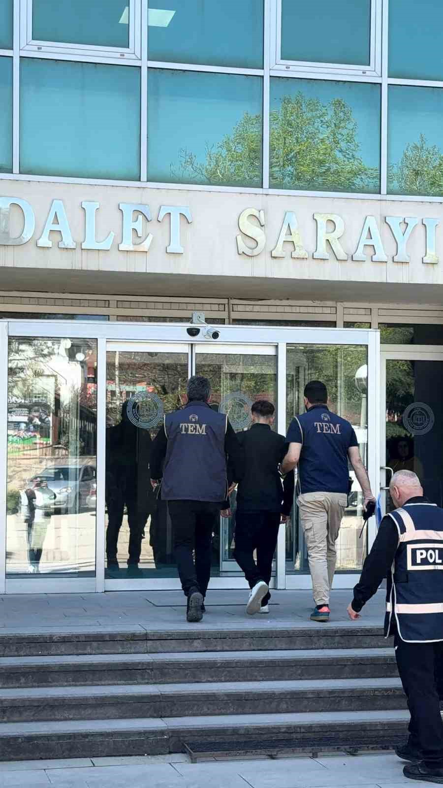 Niksar’da "Okulu tarayacağım" diyen çocuk gözaltına alındı
