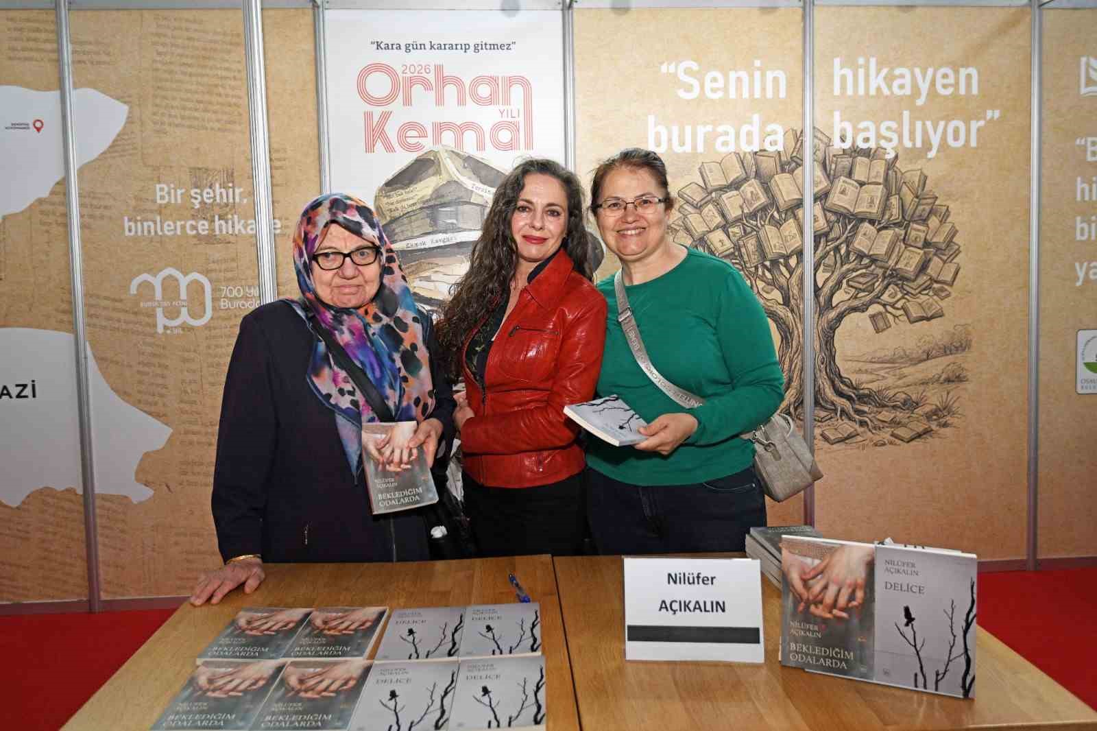 Nilüfer Açıkalın Osmangazi’de okurlarıyla buluştu
