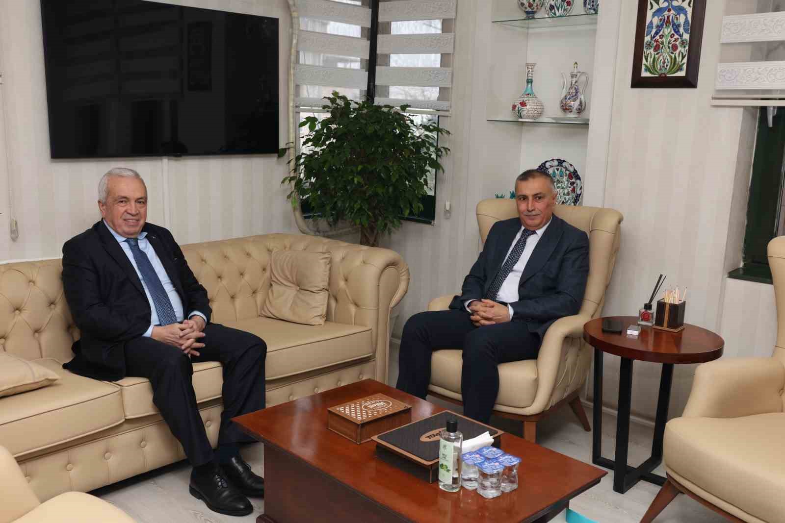 Nilüfer Belediye Başkanı Özdemir’den Bursa İl Milli Eğitim Müdürü Çokgezer’e ziyaret
