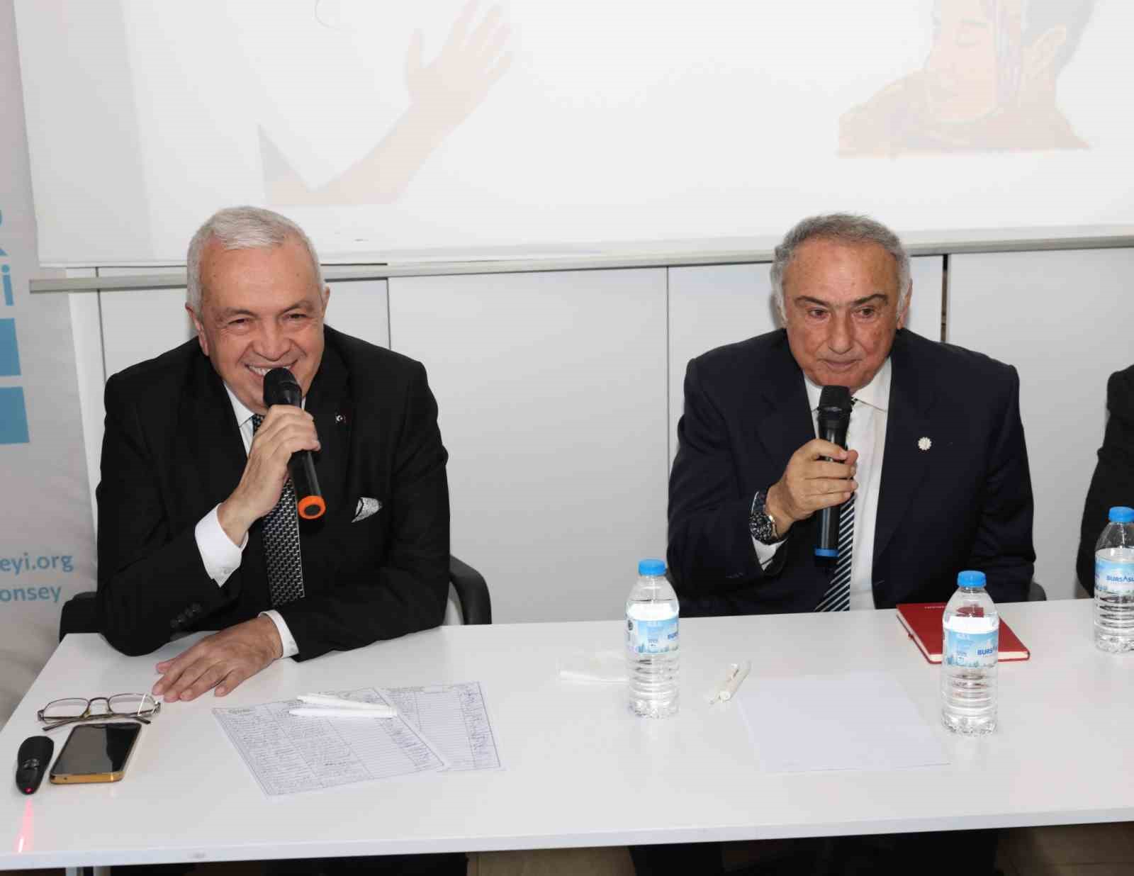 Nilüfer Belediye Başkanı Şadi Özdemir emeklilerle bir araya geldi
Nilüfer Belediye Başkanı Şadi Özdemir emeklilerle bir araya geldi