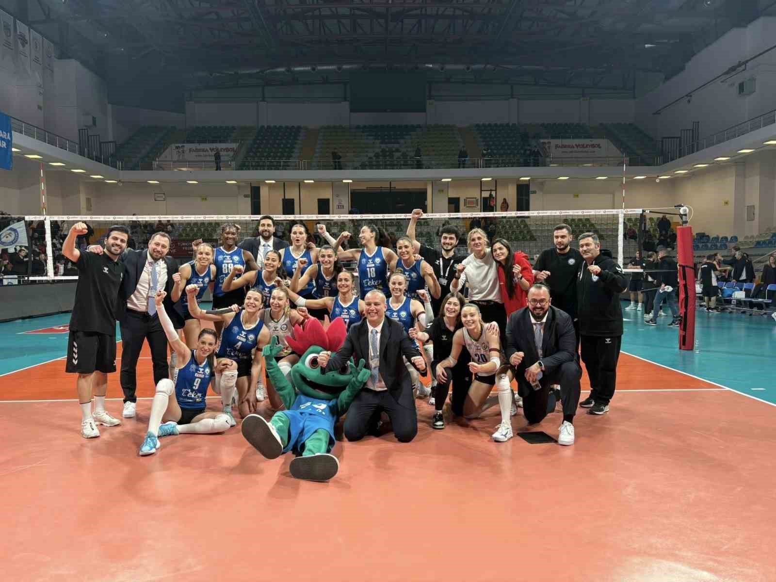 Nilüfer Belediyespor Eker evinde Beşiktaş’ı 3-1 geçti
Nilüfer Belediyespor Eker evinde Beşiktaş’ı 3-1 geçti
