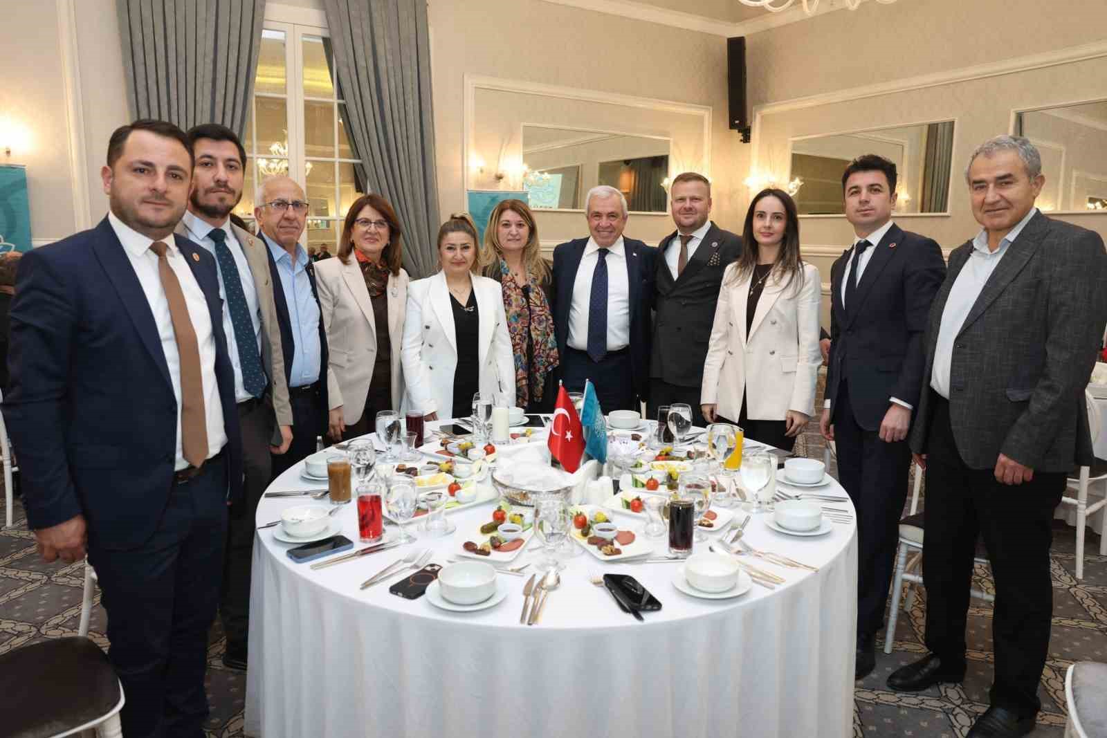 Nilüfer kardeşlik sofrasında buluştu
