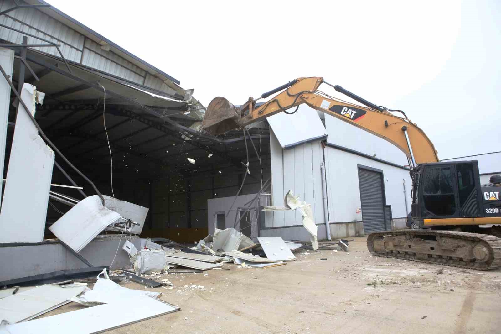 Nilüfer’de 2 günde 4 yıkım
