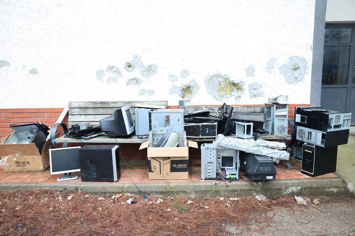 Nilüfer’de elektronik atıklar kontrollü şekilde toplanıyor
