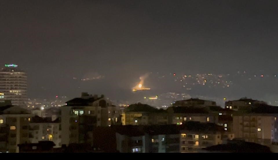 Nilüfer’de gelişi güzel atılan havai fişekler geceyi aydınlattı, binlerce kuşun hayatını kararttı
Nilüfer’de gelişi güzel atılan havai fişekler geceyi aydınlattı, binlerce kuşun hayatını kararttı