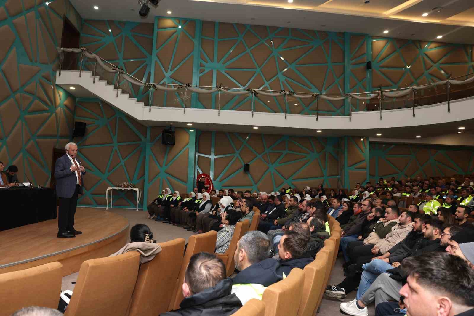 Nilüfer’de hizmetin ölçüsü: ’Temiz vicdan’
Nilüfer’de hizmetin ölçüsü: ’Temiz vicdan’