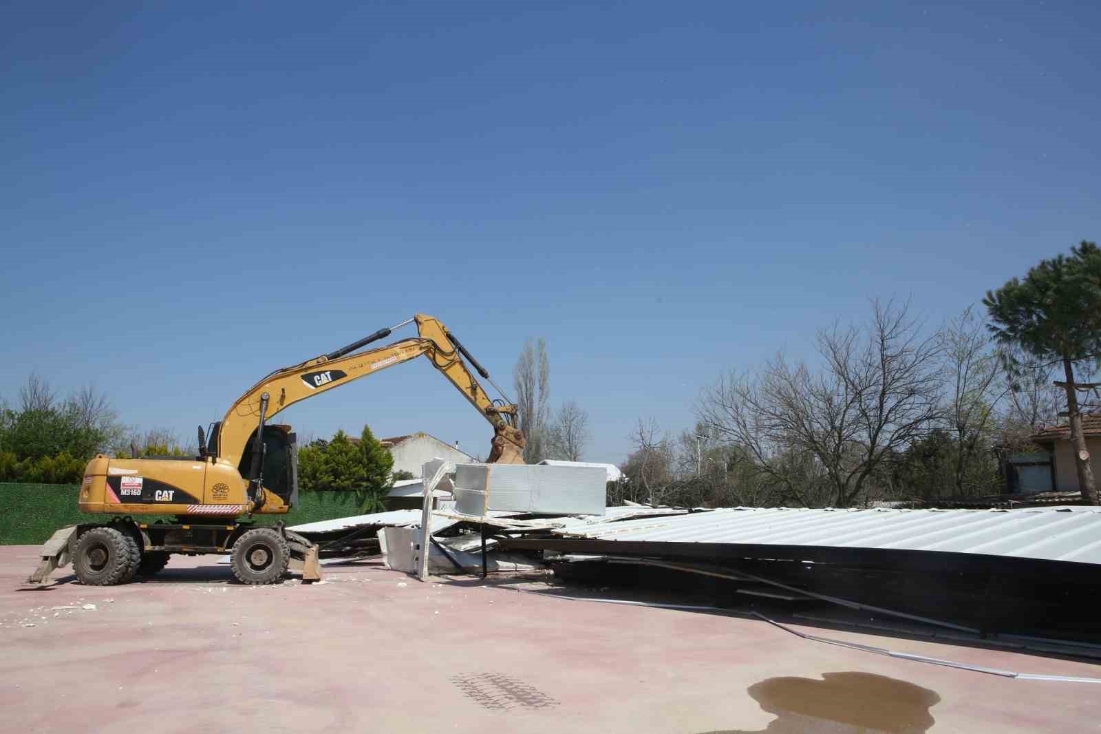 Nilüfer’de kaçak yapılar yıkıldı
