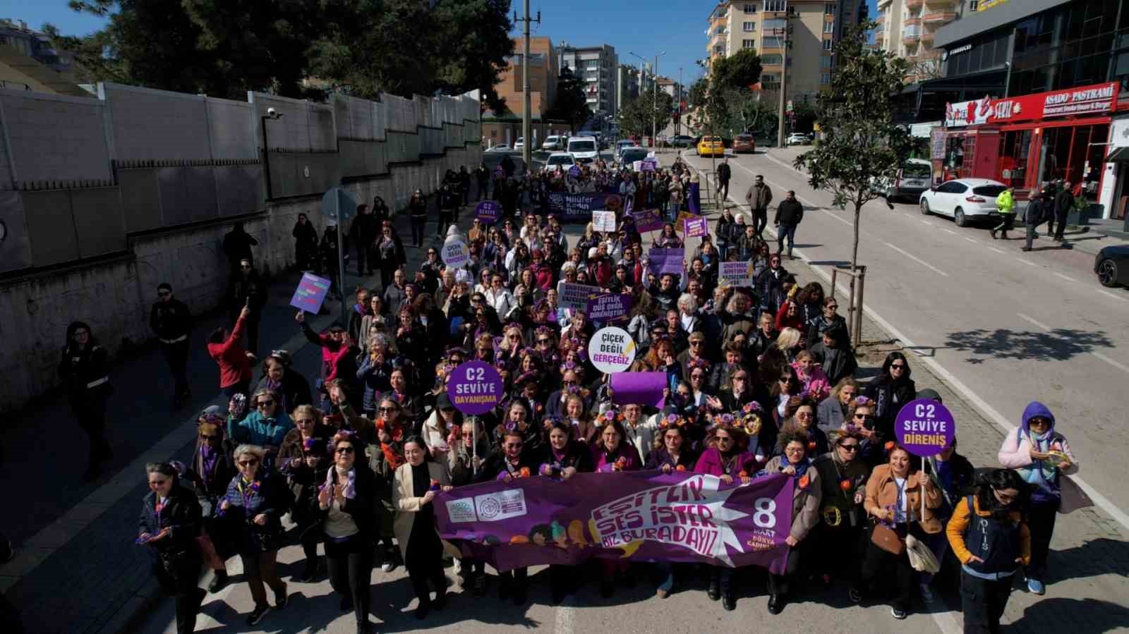 Nilüfer’de kadınlar tek ses oldu
Nilüfer’de kadınlar tek ses oldu