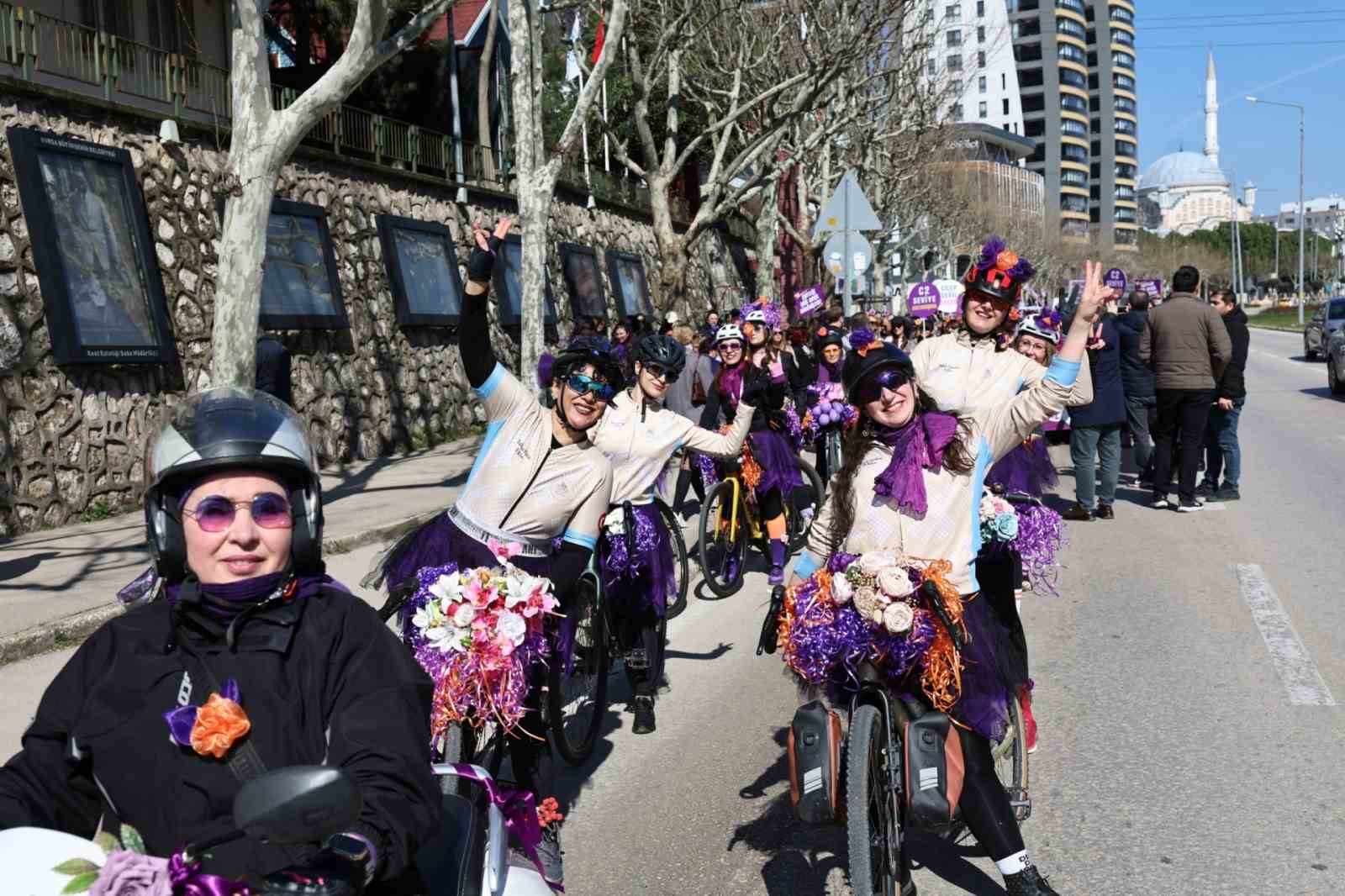 Nilüfer’de kadınlar tek ses oldu
Nilüfer’de kadınlar tek ses oldu