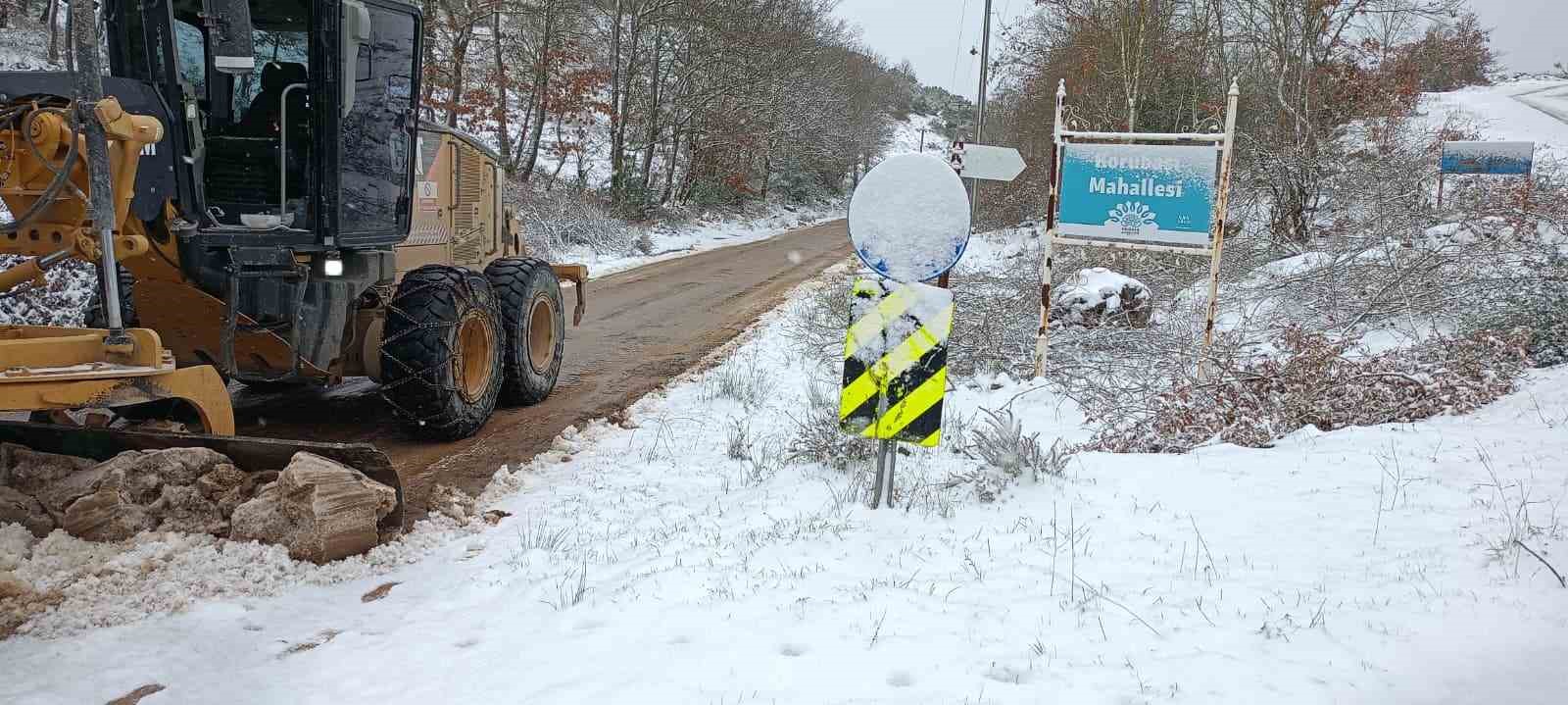 Nilüfer’de kar yağışına karşı kesintisiz mesai
