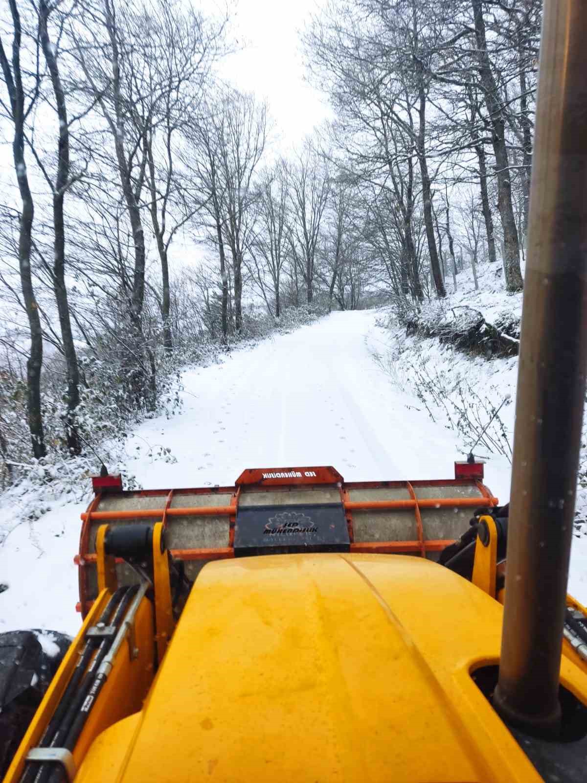 Nilüfer’de kar yağışına karşı kesintisiz mesai
