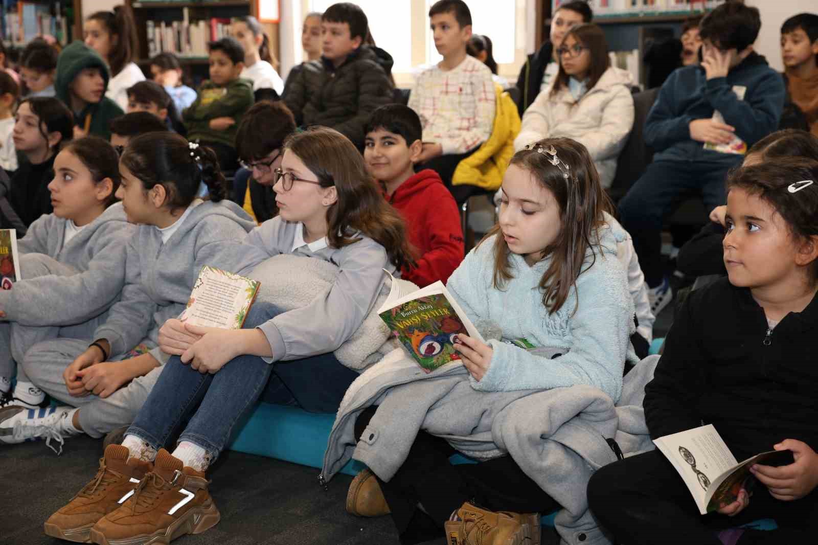 Nilüfer’de sömestr tatili kitapla renkleniyor
Nilüfer’de sömestr tatili kitapla renkleniyor