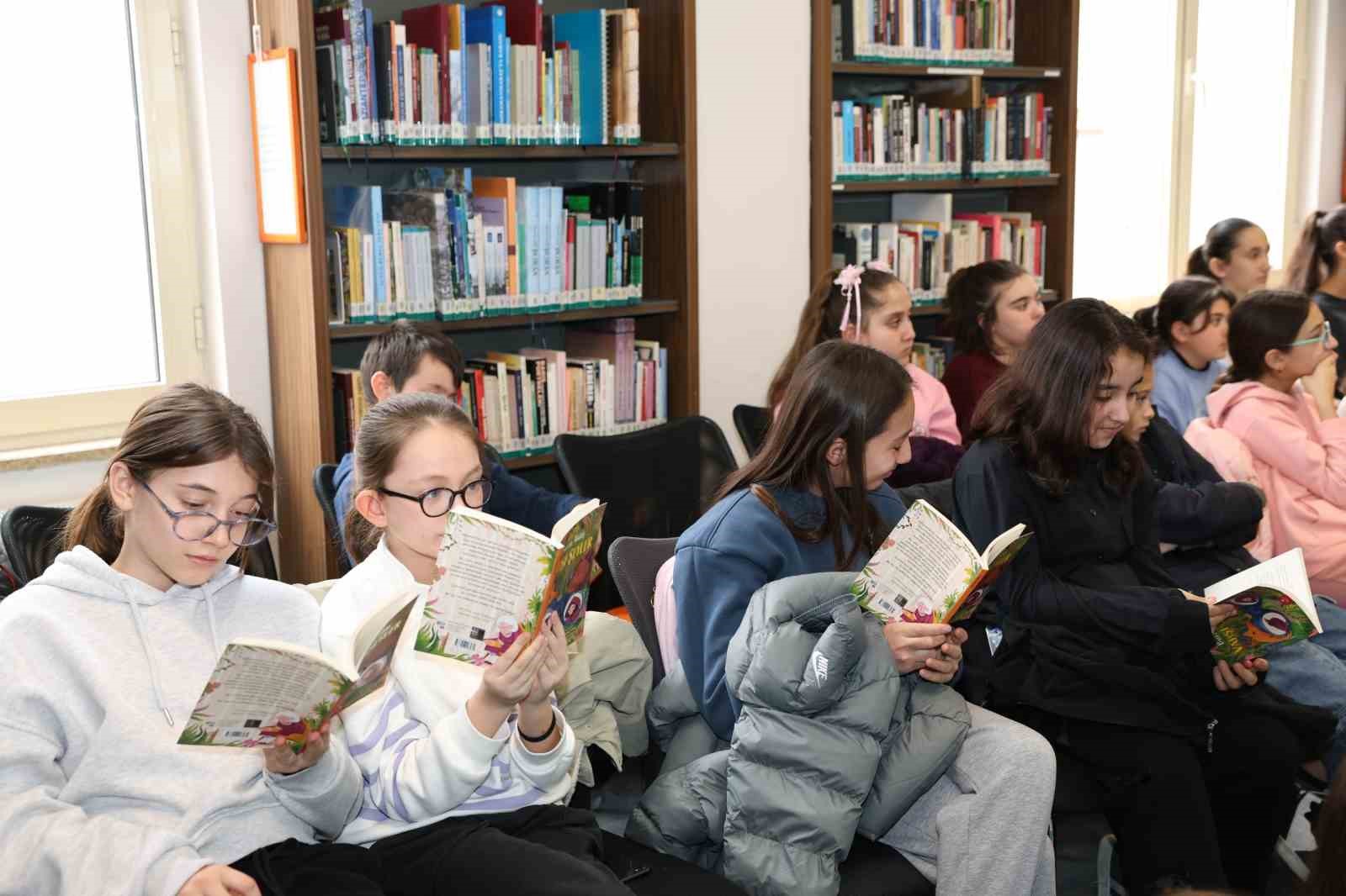 Nilüfer’de sömestr tatili kitapla renkleniyor
Nilüfer’de sömestr tatili kitapla renkleniyor