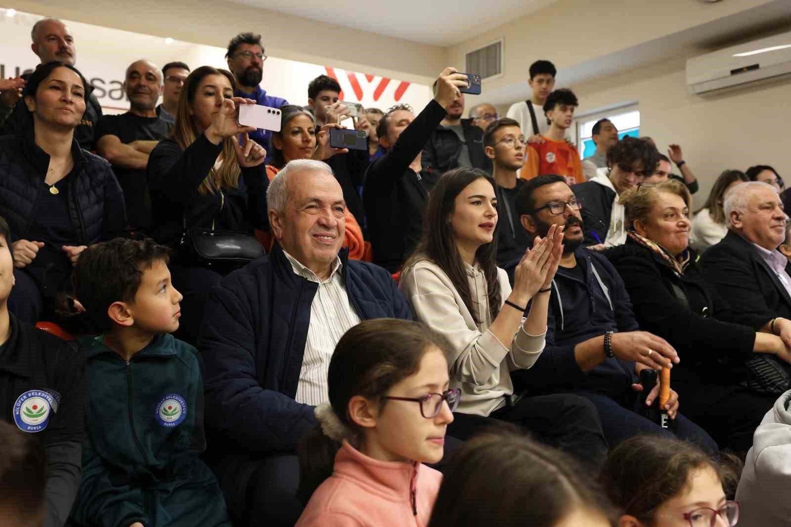 Nilüfer’de squash heyecanı
