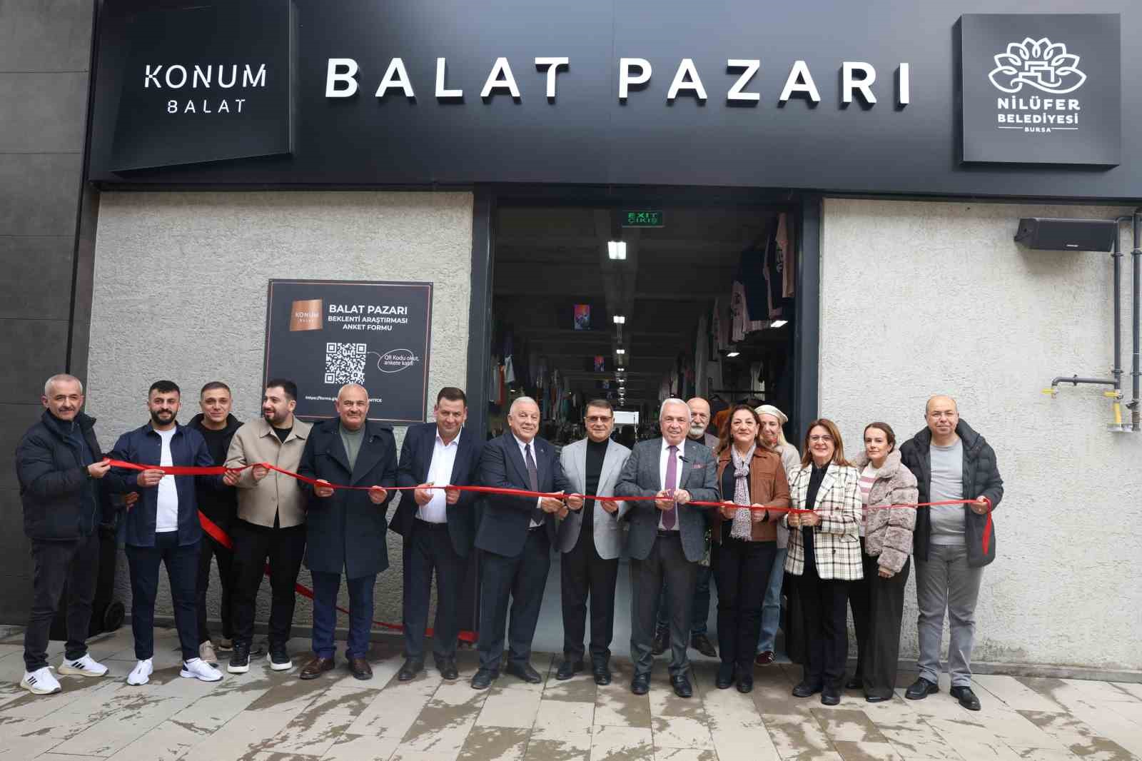 Nilüfer’in 8’inci giyim pazarı Balat’ta açıldı
Nilüfer’in 8’inci giyim pazarı Balat’ta açıldı