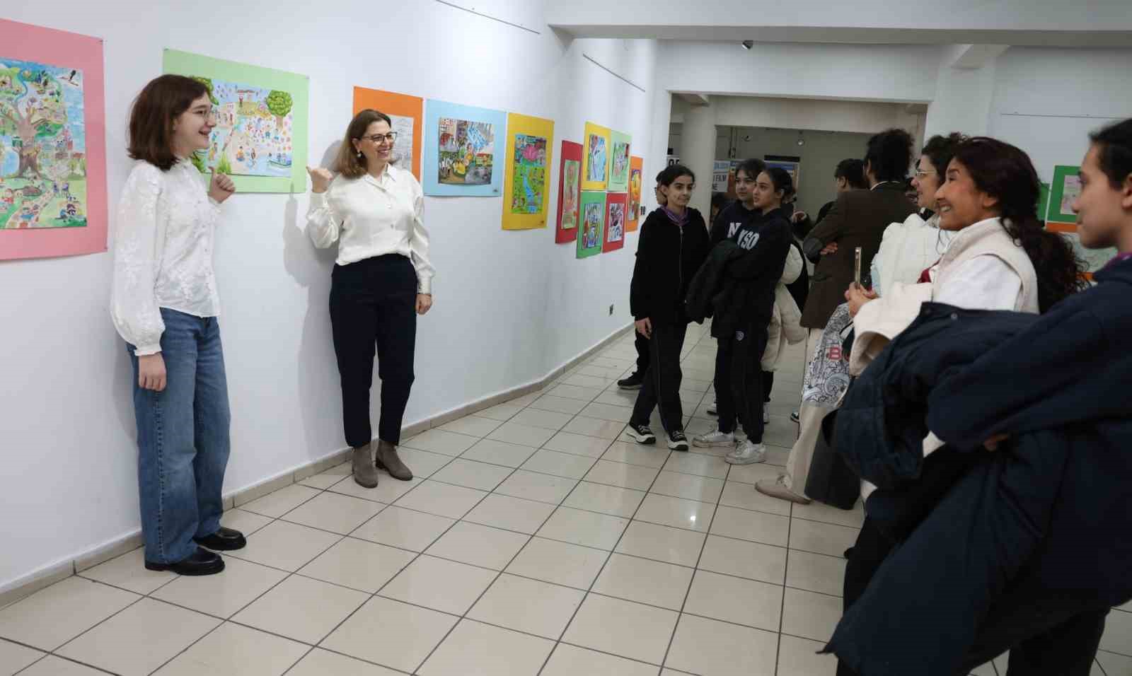 Nilüfer’in hikayesi çocukların fırçasında hayat buldu
Nilüfer’in hikayesi çocukların fırçasında hayat buldu